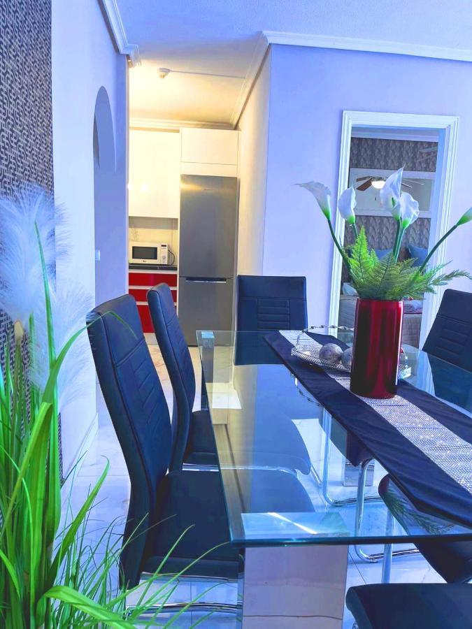 Elegant Style 3-Bedroom Brand New Apartment サンミゲル・デ・アボナ エクステリア 写真